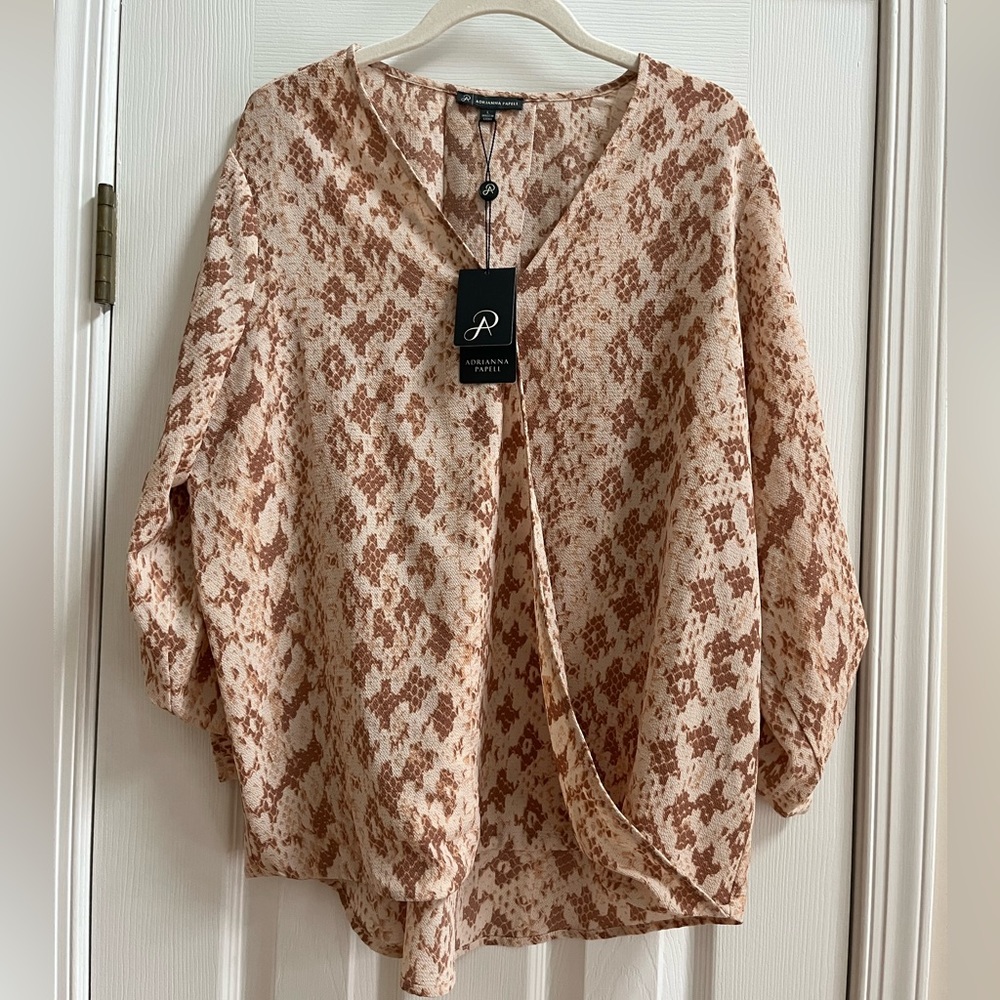 NWT Women’s L Adrianna Papell 3/4 SLEEVE WRAP FRONT BLOUSE. Snake Skin Pattern